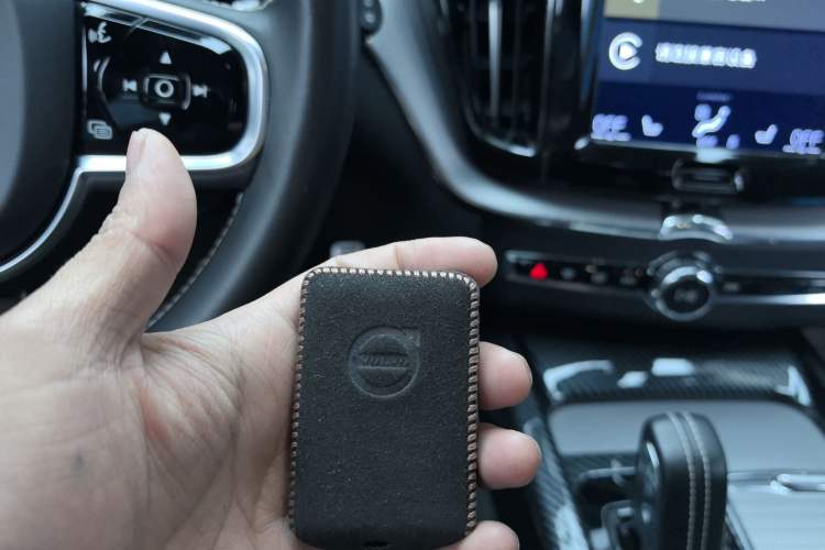 Used Volvo XC60 New Energy 2021 T8 E-Drive Hybrid Smart & Dynamic Edition
