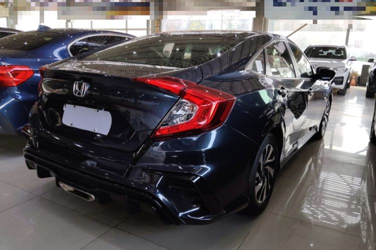 Used Honda Civic 2016 220TURBO CVT Luxury Edition
