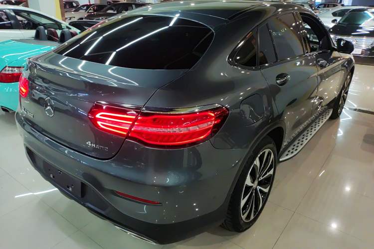 Used Mercedes-Benz GLC Coupe 2017 GLC 260 4MATIC Coupe SUV
