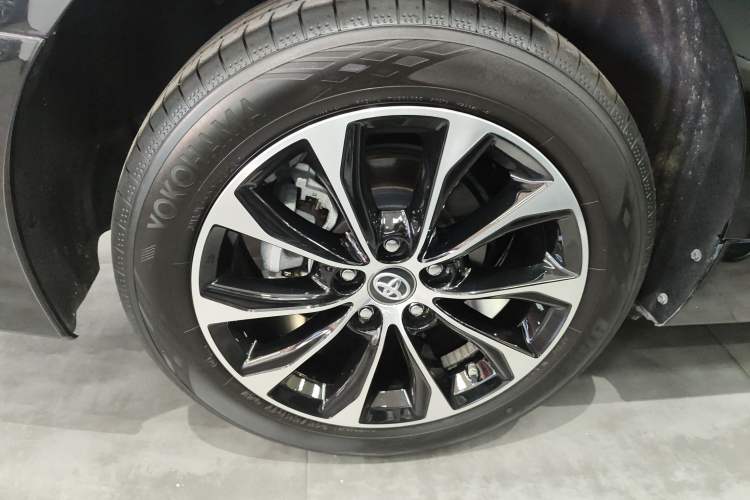 Used Toyota Avalon 2023 2.0L Premium Edition
