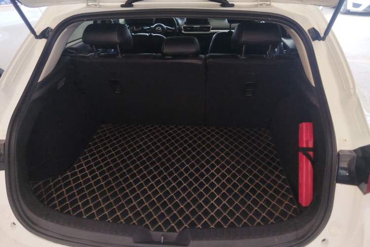 Used Mazda Mazda 3 Axela 2019 Cloud-Controlled Version Hatchback 1.5L Automatic Comfort Model Emission Standard China V
