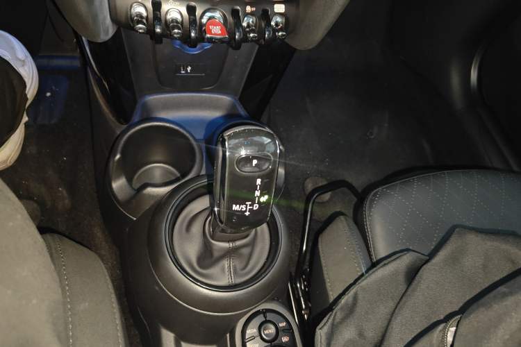 Used  MINI 2021 1.5T COOPER Artist
