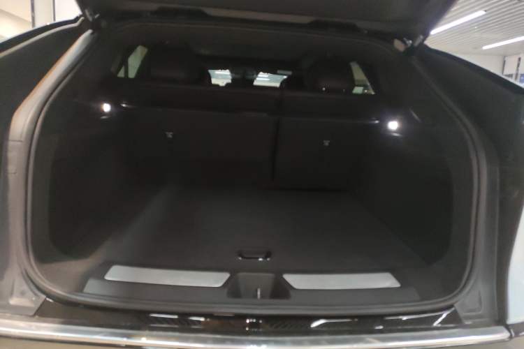 Used Cadillac LYRIQ 2022 Rear-Drive Long-Range Luxury Edition
