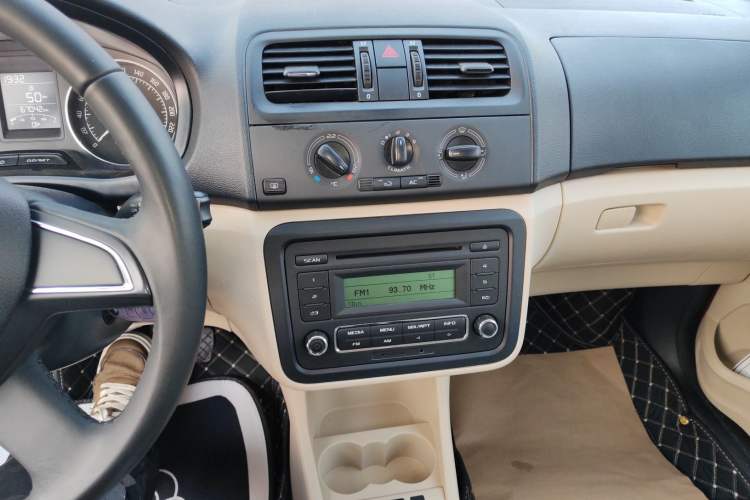 Used Skoda Fabia 2014 1.4L Manual Jingling Edition