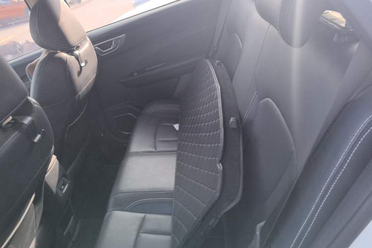 Used Geely Auto Vision X3 2019 Upgraded Model 1.5L Manual Elite Version
