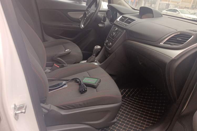 Used Buick Encore 2015 1.4T Automatic Two-Wheel Drive Urban Elite Version
