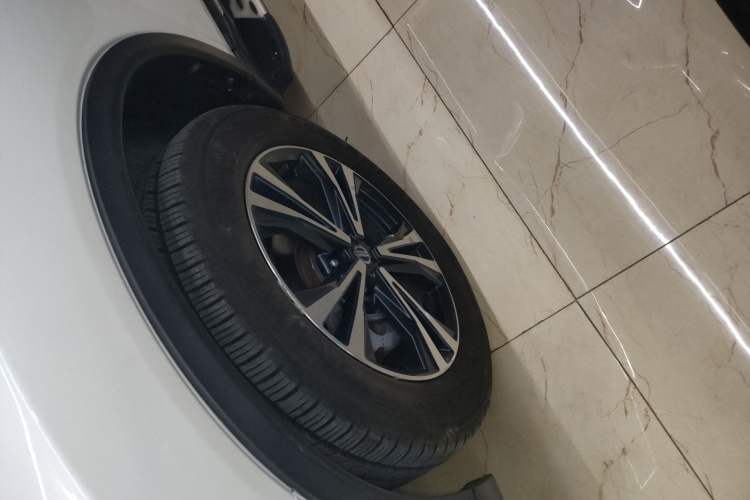 Used Nissan X-Trail 2017 2.5L CVT Leading Edition 4WD