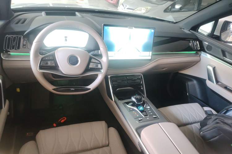 Used BYD Tang New Energy 2024 DM-i Glory Edition 112KM Flagship Model
