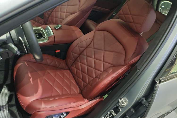 Used BMW X5 2023 xDrive 40Li M Sport Night Edition Package
