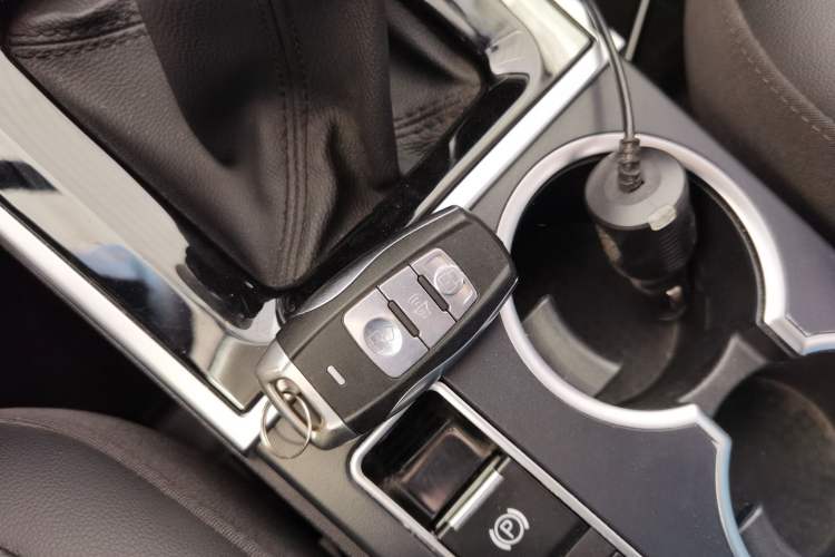 Used Haval H2 2018 Chuanxiang Edition Red Badge 1.5T Manual Two-Wheel Drive Fashionable Model