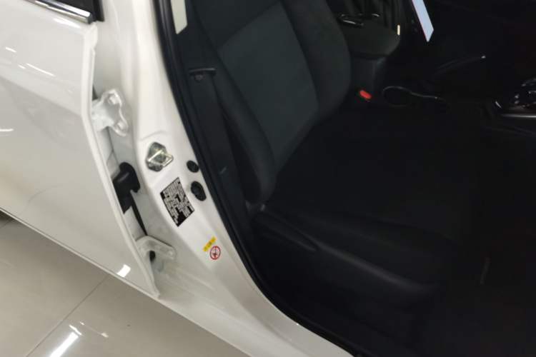 Used Toyota Corolla 2017 Revised Dual-Engine 1.8L E-CVT Leading Edition
