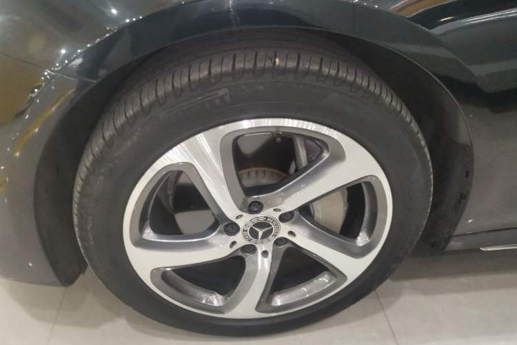 Used Mercedes-Benz E-Class 2019 Restyled E 300 L Sporty and Stylish Edition
