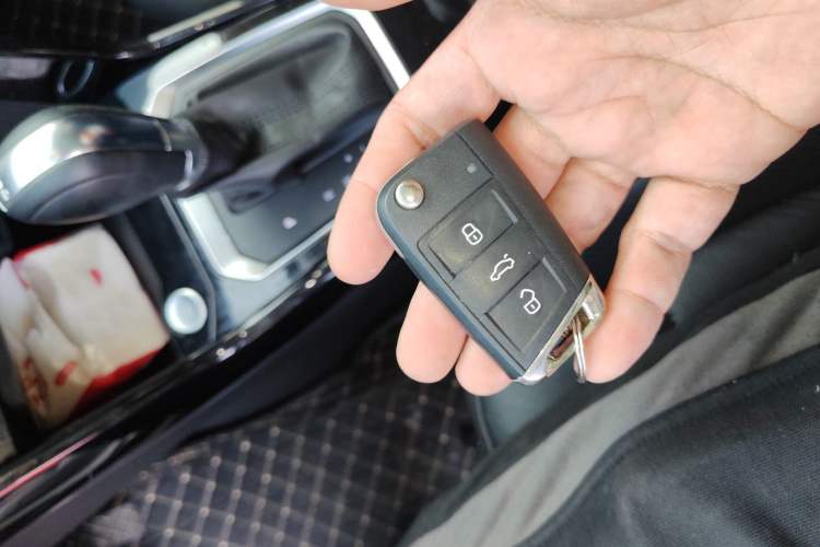 Used Volkswagen T-ROC 2019 280TSI DSG Two-Wheel Drive Comfort Version China VI Standard
