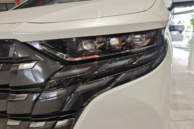 Used Toyota Alphard 2024 Dual-Engine 2.5L Prestige Edition
