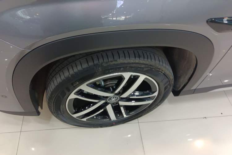 Used BYD Song L DM-i 2025 Intelligent Driving Version 112 km Beyond-Range Type
