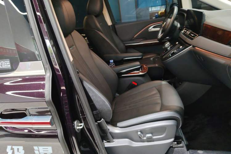 Used Hongqi HQ9 PHEV 2024 2.0T Four-Wheel Drive Luxury Edition
