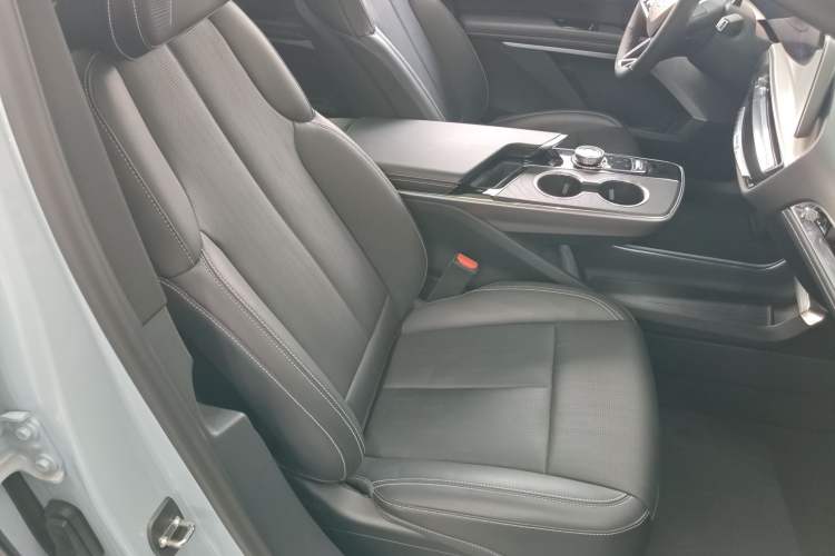 Used Cadillac LYRIQ 2022 Rear-Drive Long-Range Luxury Edition
