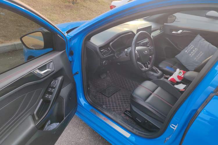 Used Ford Focus 2022 Sedan EcoBoost 180 Automatic ST Line