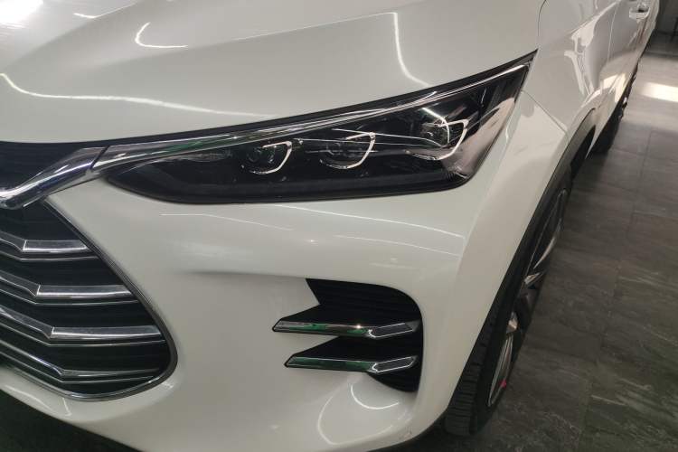 Used BYD Tang New Energy 2018 DM 2.0T All-Wheel Drive Smart Connectivity Luxury Model 7 Seats China V Emission Standard
