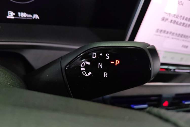 Used Volkswagen Tayron 2025 Tiguan L 380TSI 4Motion Luxury Easy Package
