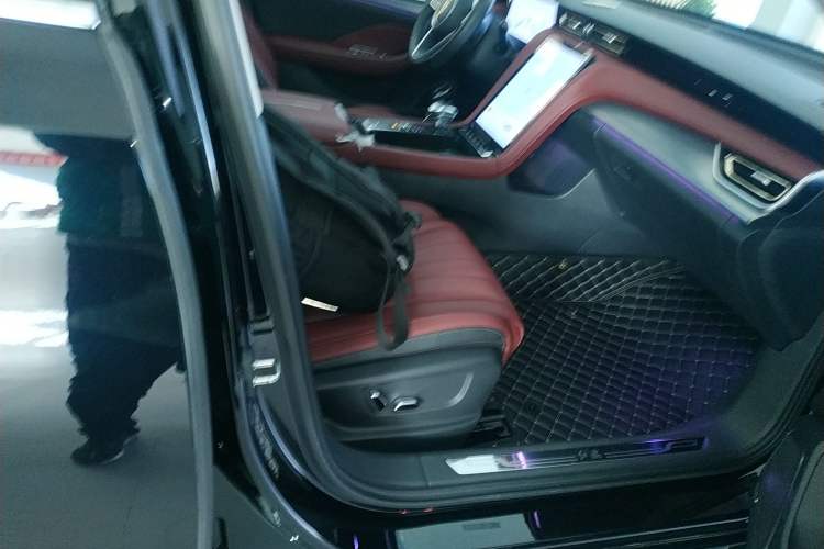 Used Hongqi H5 2024 2.0T Automatic Smart Connect Flagship Edition
