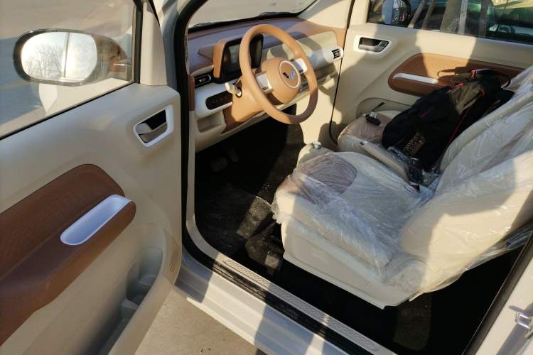 Used Wuling Hongguang MINIEV 2024 3rd Generation 215km Youth Edition
