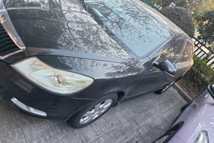 Used Skoda Octavia 2015 Classic Model 1.6L Automatic Elegance Edition
