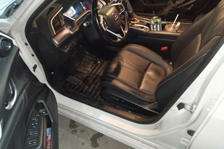 Used Honda Civic 2016 220TURBO CVT Prestige Edition
