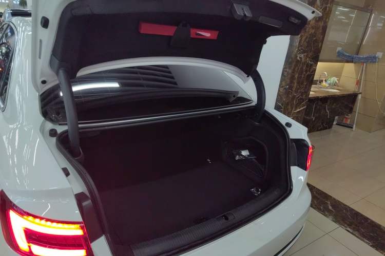 Used Audi A4L 2018 30th Anniversary Edition 40 TFSI Fashion Model