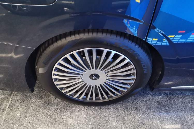 Used VOYAH Dream 2025 PHEV Four-Wheel-Drive Flagship Version – Qiankun Edition
