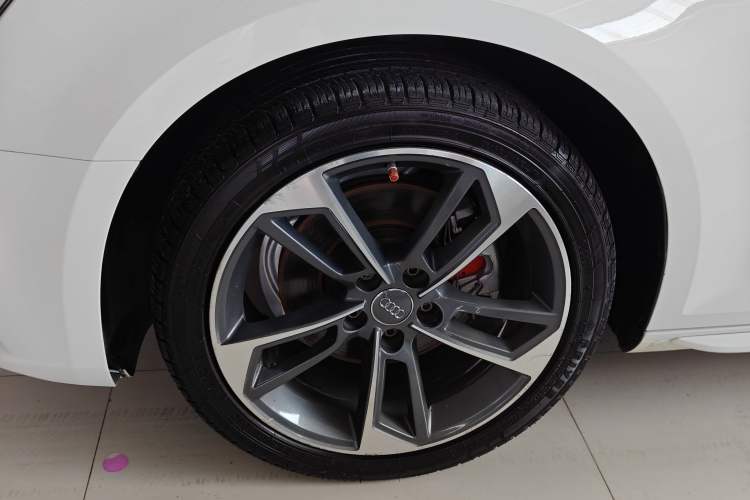 Used Audi A4L 2018 30th Anniversary Edition 40 TFSI Fashion Model