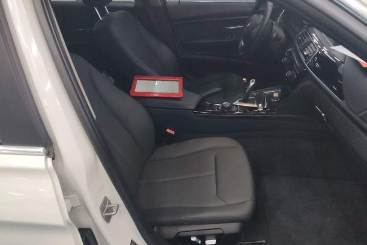 Used BMW 3 Series 2016 320Li Ambition Model
