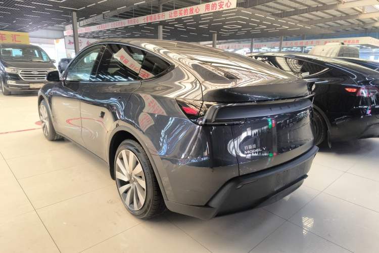 Used Tesla Model Y 2025 Rear-Wheel-Drive Version
