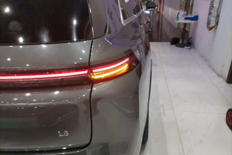 Used Li Auto L8 2023 Pro Model
