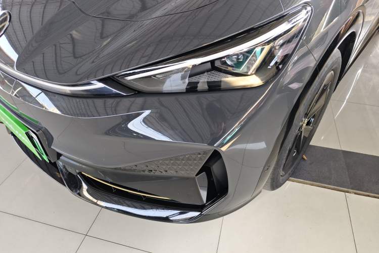 Used Volkswagen ID.UNYX 2024 Pro Long-Range Version
