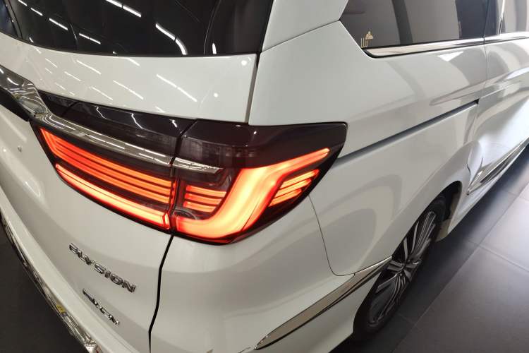 Used Honda Elysion 2022 2.0L eHEV Luxury First Edition
