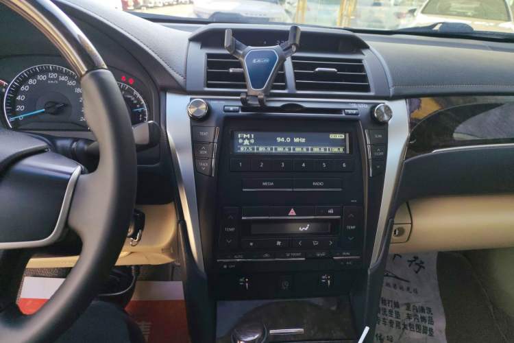 Used Toyota Camry 2016 2.0G 10th Anniversary Leading Edition