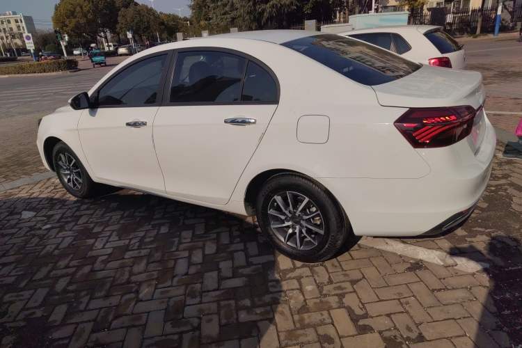 Used Geely Auto Emgrand 2019 Leading Edition 1.5L Manual Luxury Model China VI Standard
