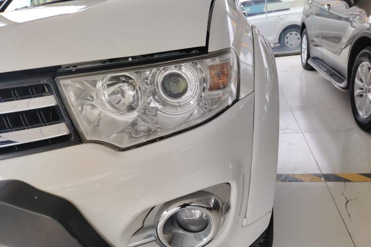 Used Mitsubishi Pajero Sport 2013 3.0L Automatic Two-Wheel Drive Luxury Edition
