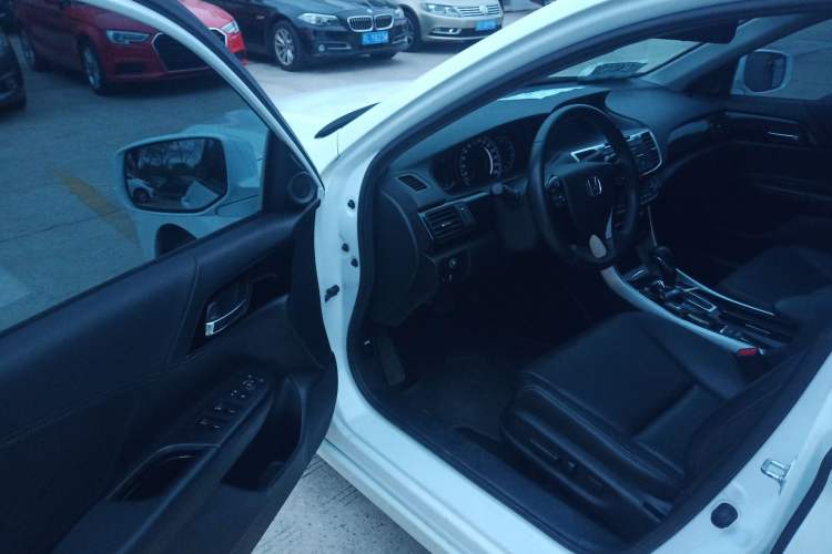 Used Honda Accord 2016 2.0L Luxury Edition