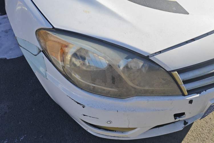 Used Soueast V5 Lingzhi 2014 1.5L Manual Luxury Model
