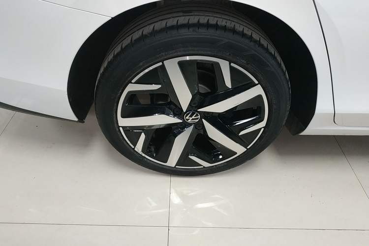 Used Volkswagen Lamando 2025 Lavida L 280TSI DSG Cool & Spicy Edition
