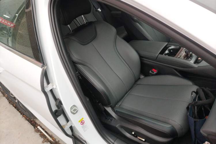 Used BYD Qin L 2025 DM-i Smart Drive 120KM Superior Model
