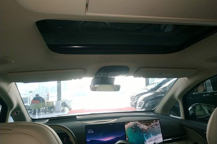 Used VOYAH Dream 2025 PHEV Four-Wheel Drive Prestige Kunpeng Edition
