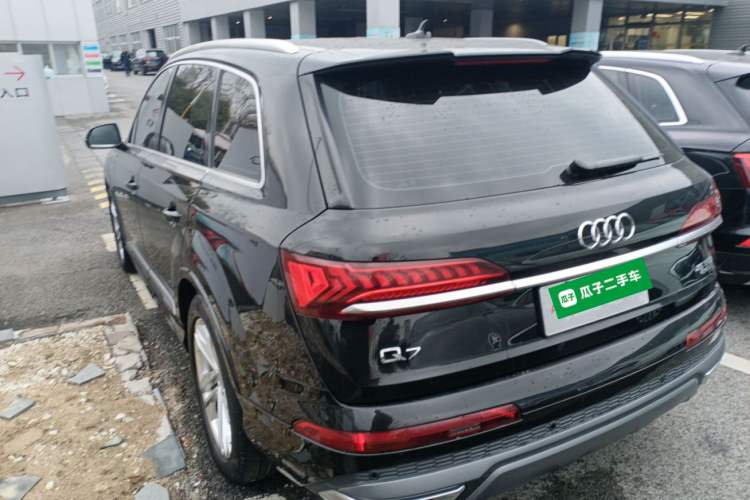 Used Audi Q7 2023 45 TFSI quattro S line Sport model