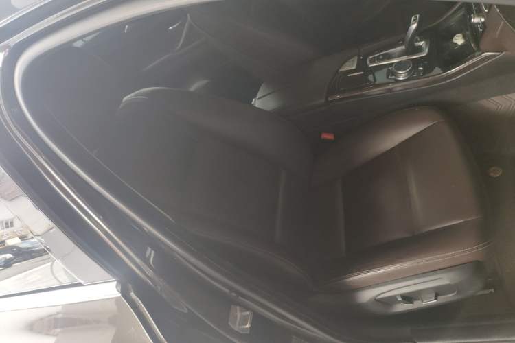 Used BMW 5 Series 2014 525Li Luxury Design Package