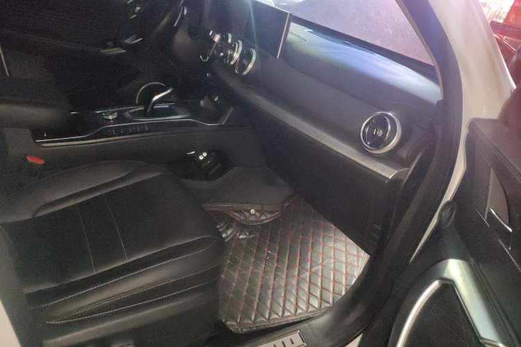 Used Wey VV5 2021 1.5T Two-Wheel Drive Smart Pioneer
