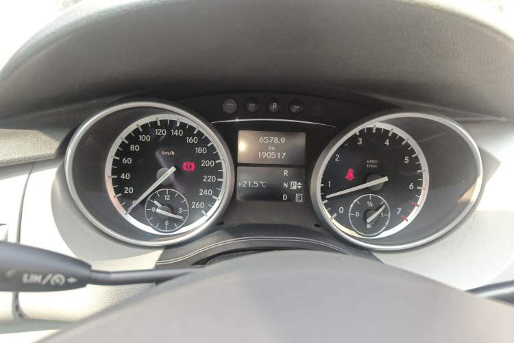 Used Mercedes-Benz R-Class 2011 R 300 L Business Model