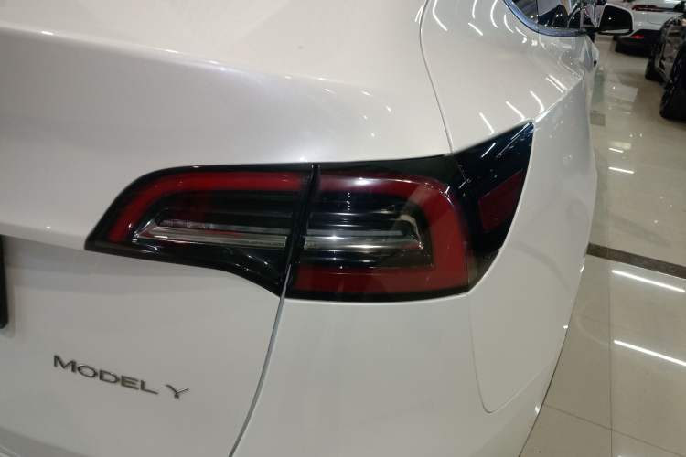 Used Tesla Model Y 2022 Rear-Wheel-Drive Version
