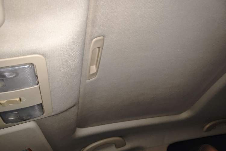 Used Dongfeng Aeolus AX7 2015 2.0L Manual Parade Edition
